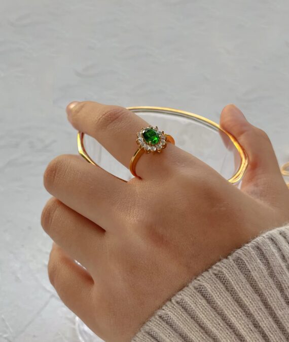 EMRALD BLOOM RING