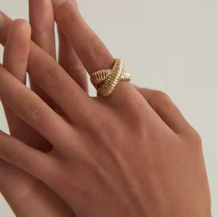 Timeless knot adjustable ring