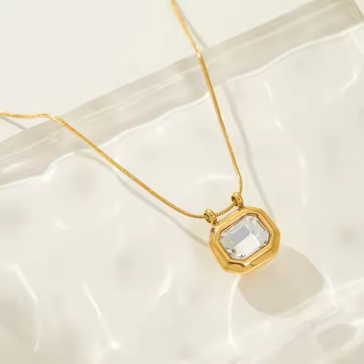 Clear Glow NECKLACE