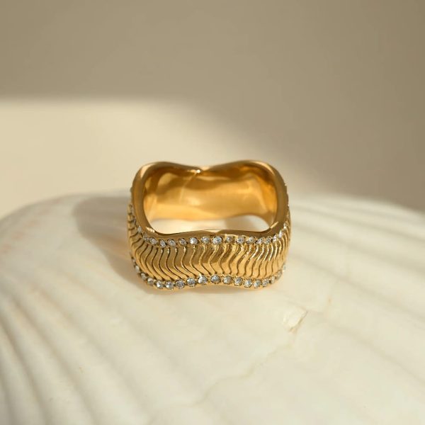 wave band ring